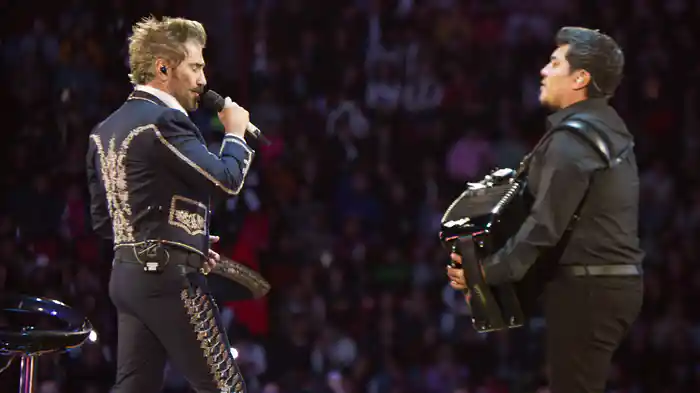 Me Voy A Quitar De En Medio (En Vivo Desde La Plaza de Toros La México, 2024)
