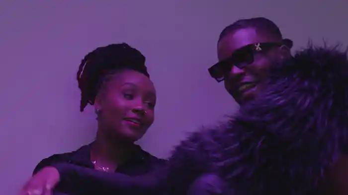 On The Low (Visualizer)