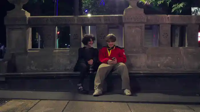 Mientras La Ciudad Descansa con Jacinto (Re-versión / Visualizer)