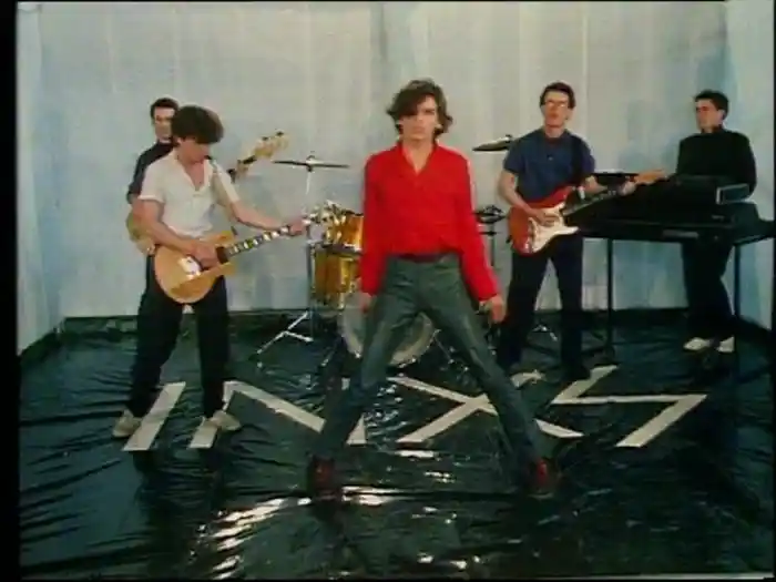 Just Keep Walking (Stereo)