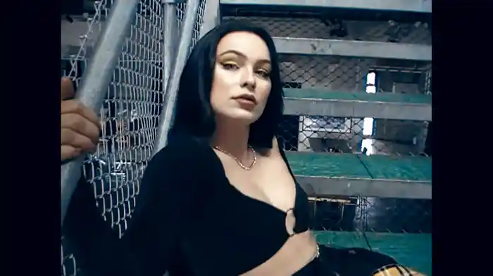 Cliché (Lyric Video)