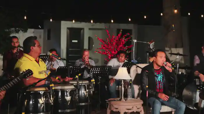 Dos Cosas (#Quédate En Casa)