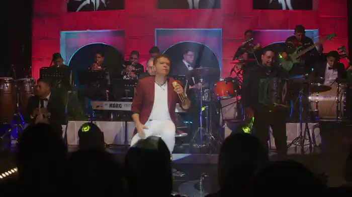 Aunque Sea A Escondidas (En Vivo / Versión Acústica)