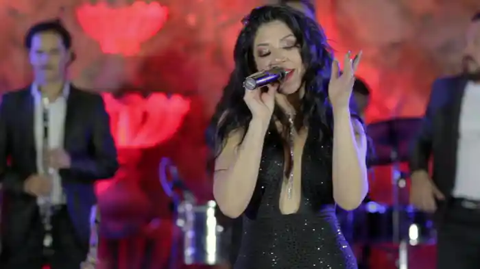 Pensé Que Dolería (En Vivo)