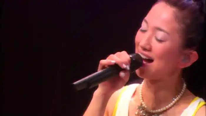 初雪 ~ENDING THEME~ (from DIAMOND15 TOUR 2005 Live Ver.)