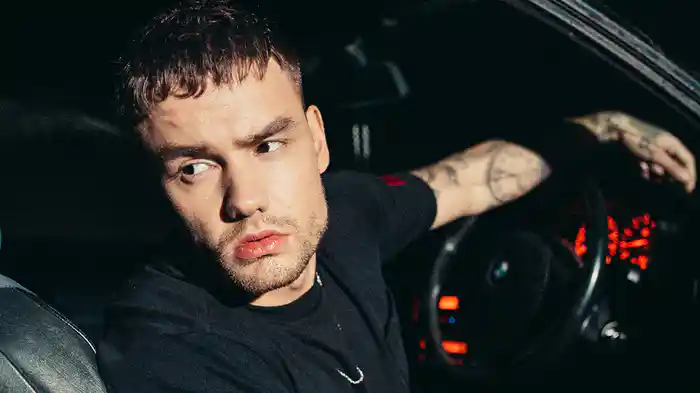 Live Forever (Behind The Scenes)