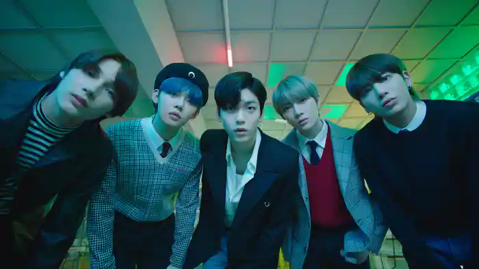 9と4分の3番線で君を待つ (Run Away) (Japanese Ver.)