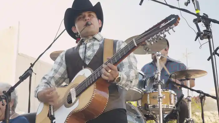 Moneda Sin Valor (En Vivo Desde Gral. Terán, N.L)