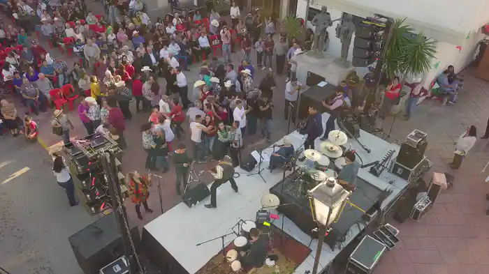 Éntrale En Ayunas (En Vivo Desde Gral. Terán, N.L)