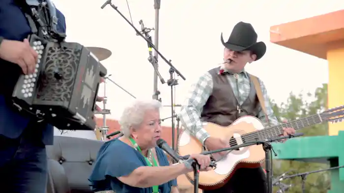 Tengo A Mi Lupe (En Vivo Desde Gral. Terán, N.L)