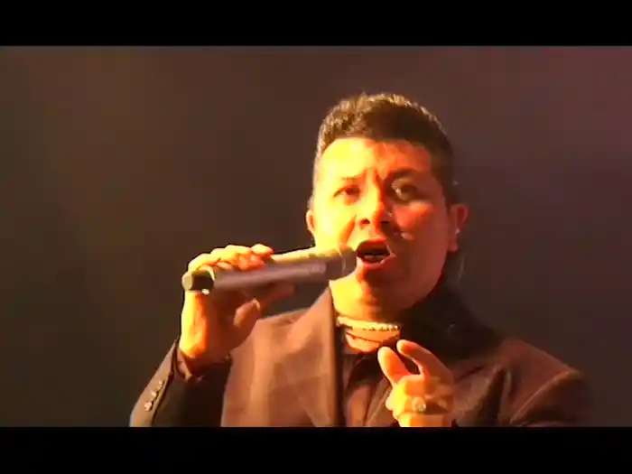 Silueta De Cristal (En Vivo)