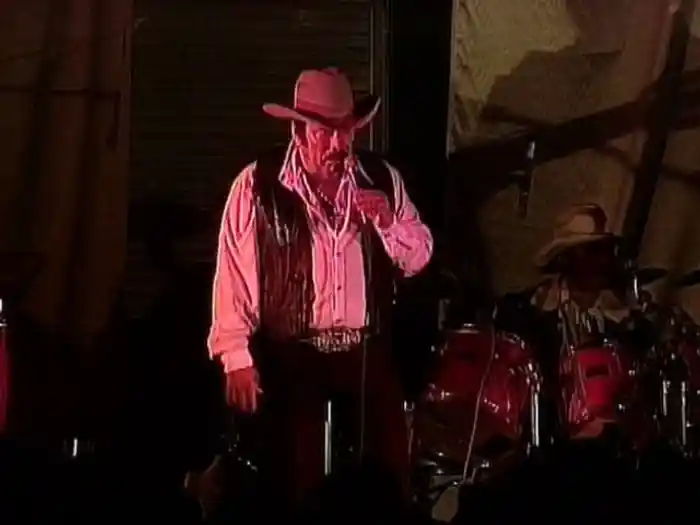 Amor A La Ligera (En Directo)