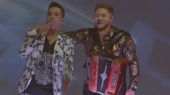 Echa Pa' Lante (En Vivo)