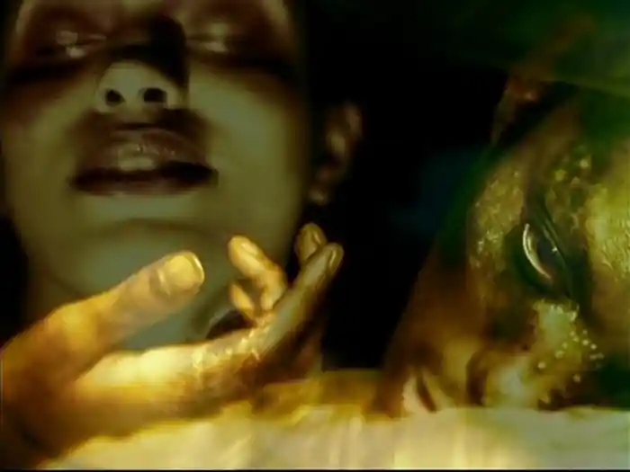 Makes Me Wanna Die (Video)