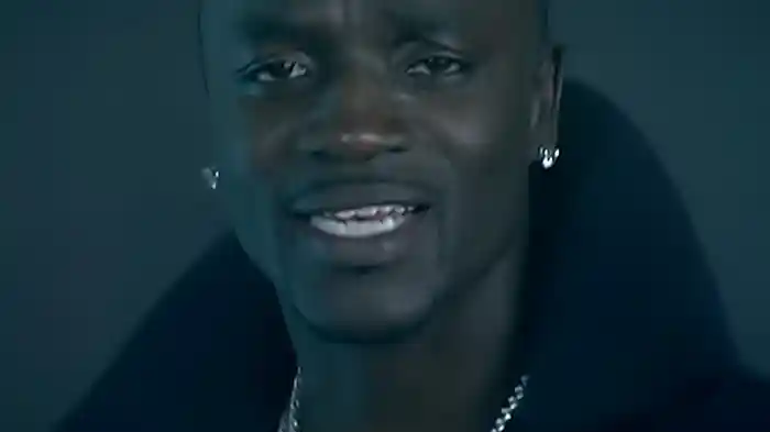 スマック・ザットFEAT.エミネム