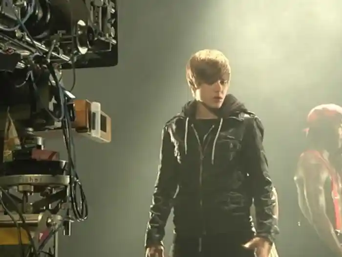 Somebody To Love Remix (Behind The Scenes)