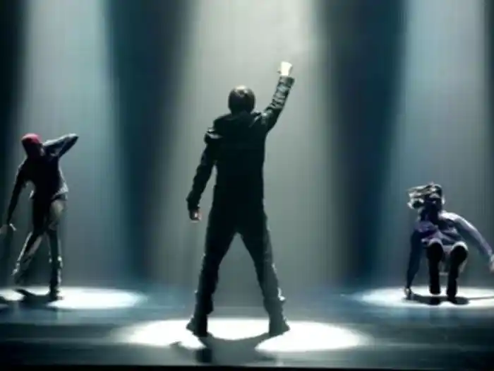 サムバディー・トゥ・ラヴ feat.アッシャー