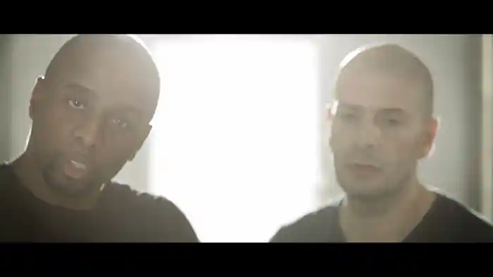 A part les € (Trailer)