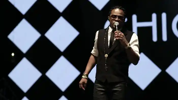 Quem Te Viu, Quem Te Vê (Live)