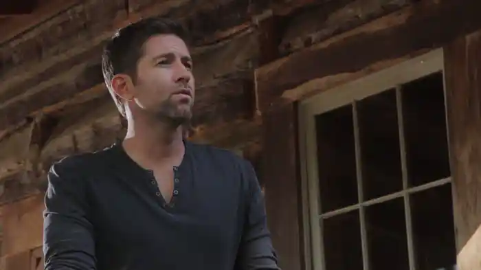 Lay Low (Behind The Scenes)