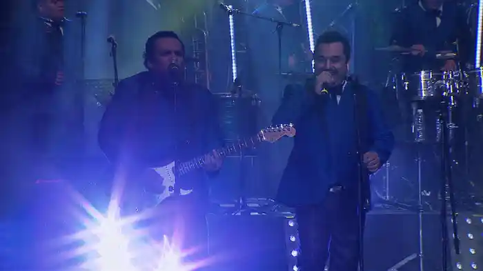 Cumbia Del Infinito (Live)