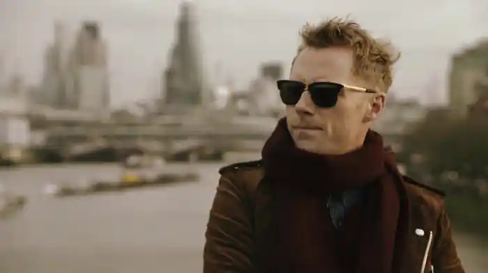 Let Me Love You (Behind The Scenes)