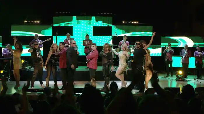 La Pollera Colorá/Cumbia Que Vas De Ronda/El Negro José/Amaneciendo (Medley)