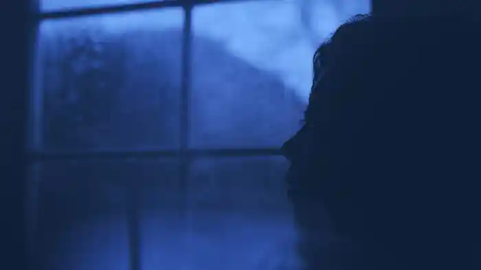 Glad To Be Unhappy (Visualizer)