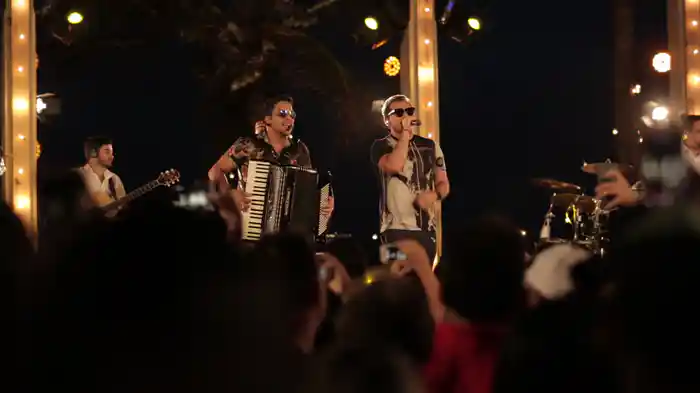 Me Esqueça (Ao Vivo)