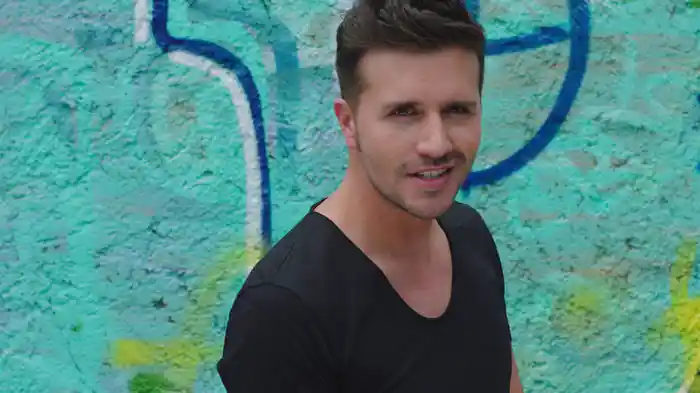 Debajo De Tu Ombligo