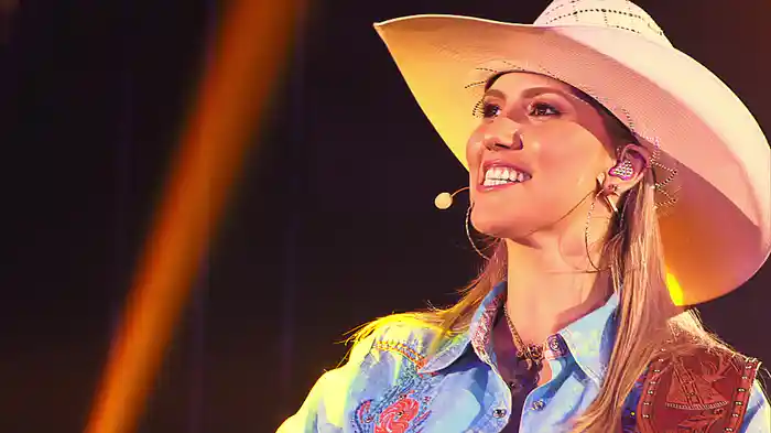 Pagode Em Brasília / Moradia / Chora Viola (Ao Vivo)