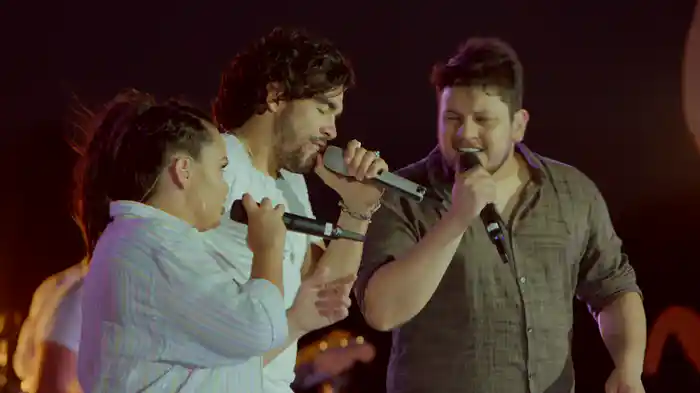 Pouca Roupa (Ao Vivo)