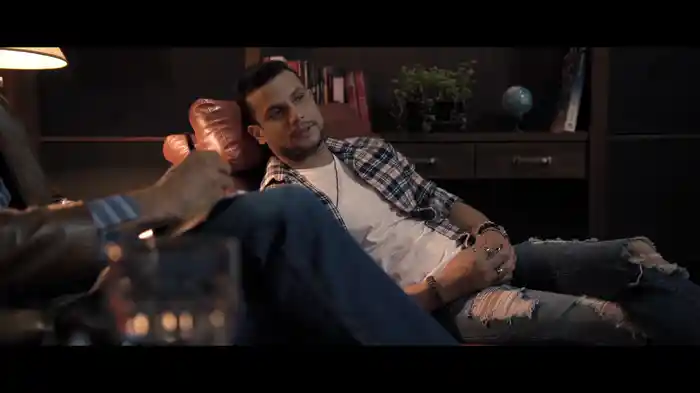 Whiskey, Cigarro E Violão