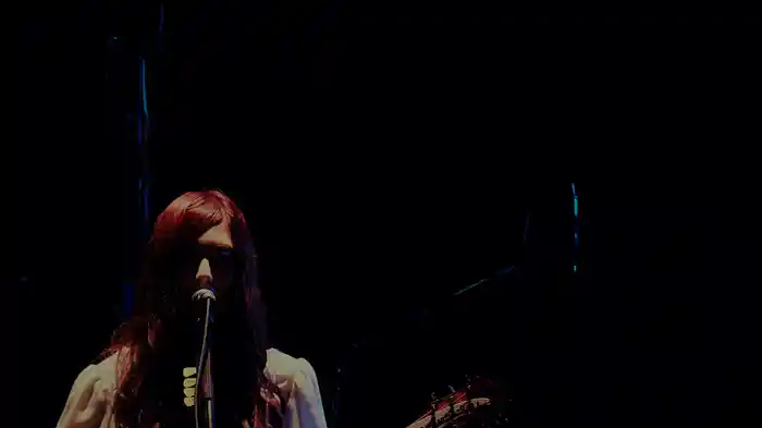 闇に目を凝らせば