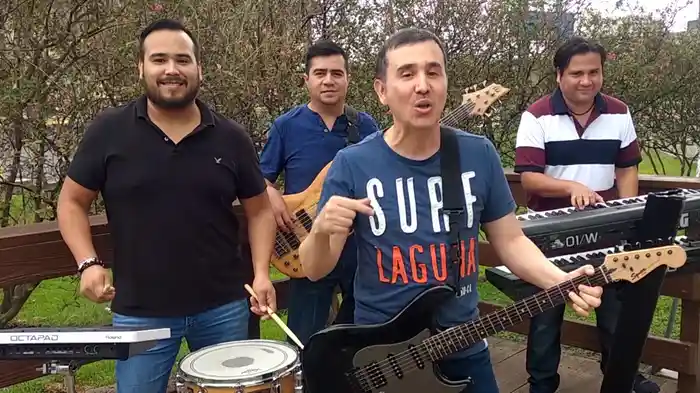 Y La Fiesta Continúa...