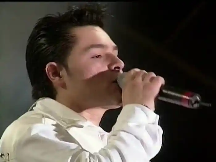 Enamorado De Un Fantasma (En Vivo)