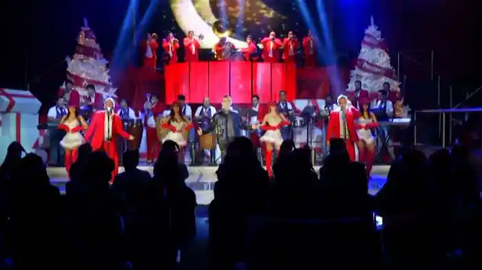 Santa Claus Llegó A La Ciudad (En Vivo)