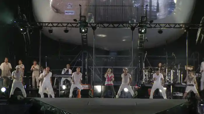 TRUE, BABY TRUE. (Live from DWL 2011)