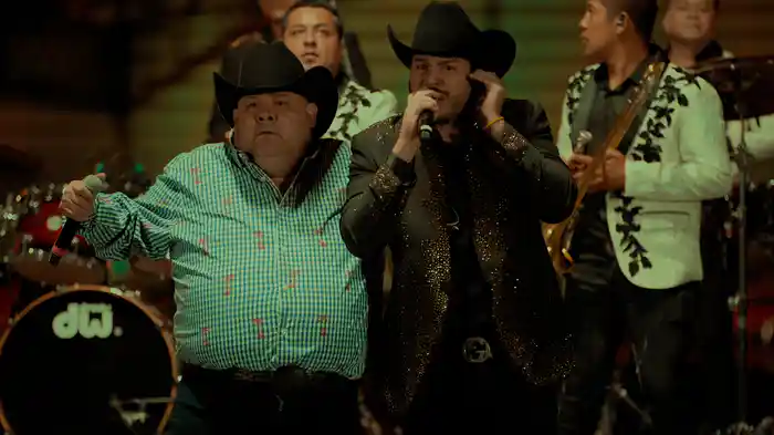 Amigos De Familia Y Enemigos De Sangre