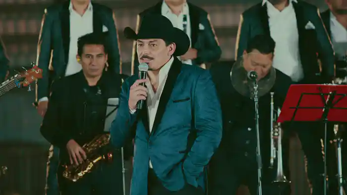 Hay Un Tren A Las Cinco (En Vivo)