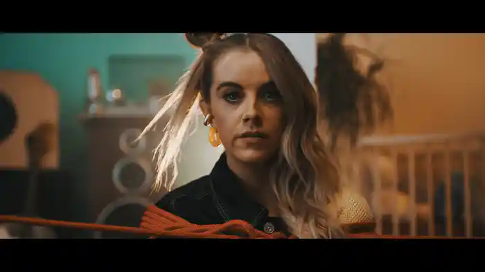 fence sitter (Visualizer)