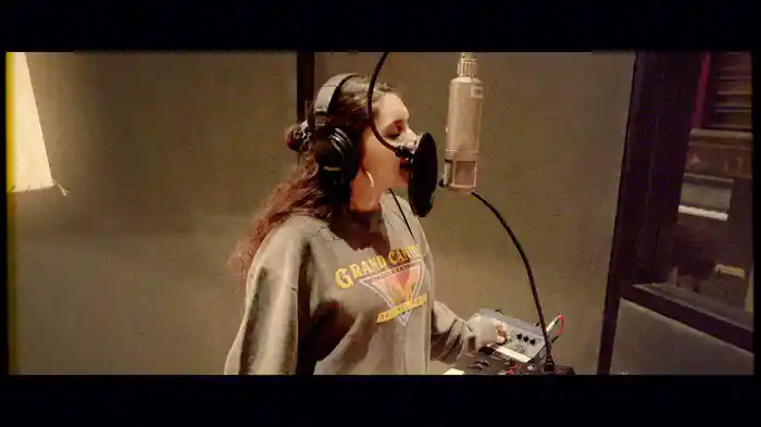 OKAY OKAY (Live Off The Floor)