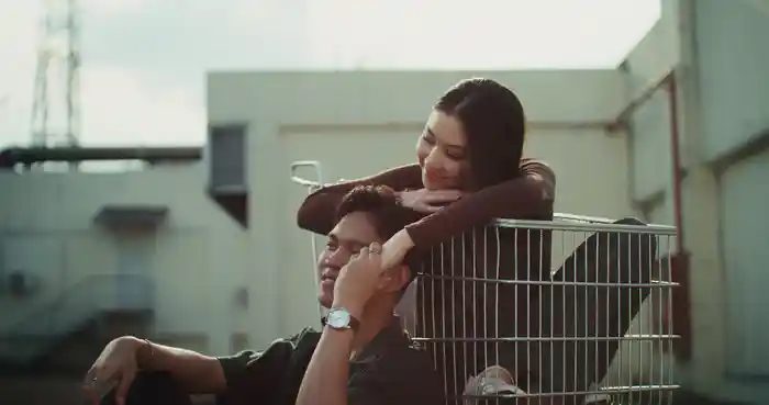 Tuhan Tahu Kita Saling Cinta (Lyric Video)