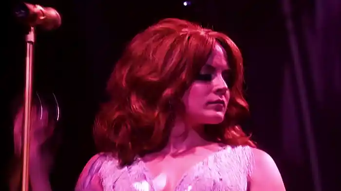 Lights (Live At The O2, London, UK / 2007)