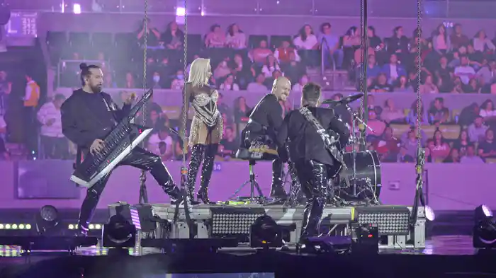 Piérdeme El Respeto (En Vivo)