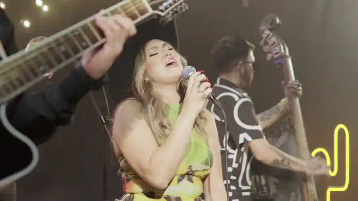 Mientes Tan Bien (Live Sessions)