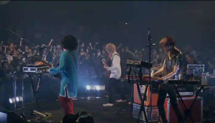 D.A.N.C.E to the telephones!!!