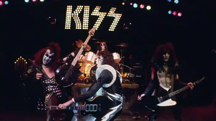 C'mon And Love Me (Live/1975 / Visualizer)