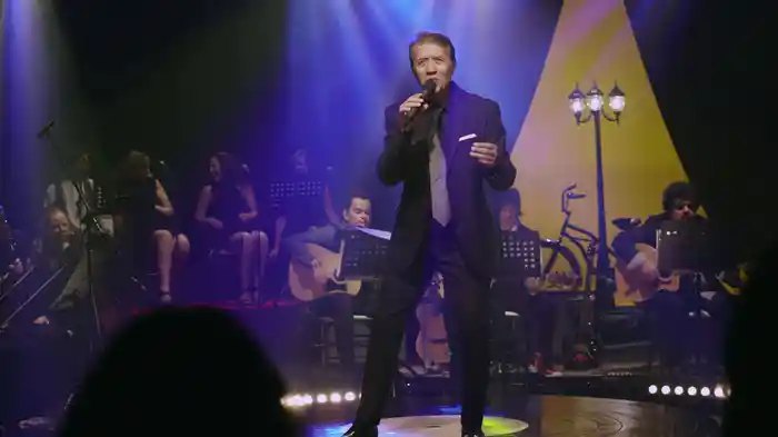 Ella Se Llamaba Martha/Eres/Nunca Cambies (Medley)