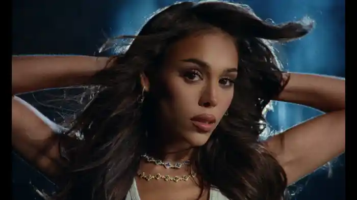 KHE CALOR (Performance Video)